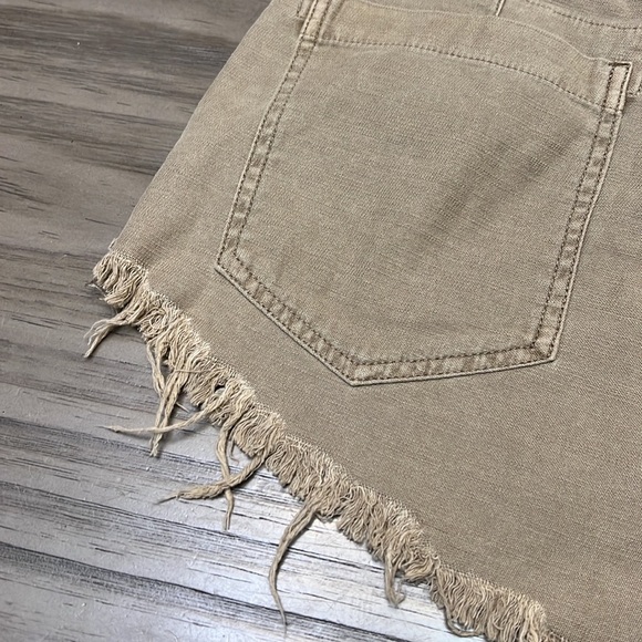 FREE PEOPLE HIGH RISE GREEN MILITARY SYLE CUT OFF SHORTS 8 - Picture 13 of 16